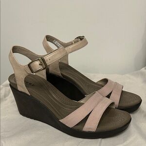 CROCS Women's Dual Comfort Wedge Sandals